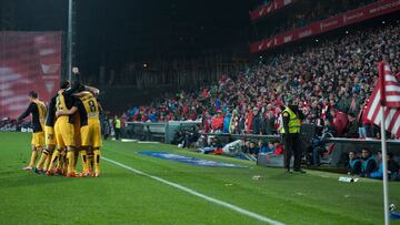 Los jugadores del Atlético celebran un gol en Copa en San Mamés.