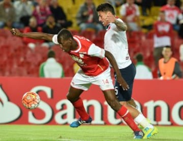 Santa Fe abrió la fase de grupos de la Libertadores en El Campín. Su próximo partido será ante Corinthians en Brasil.