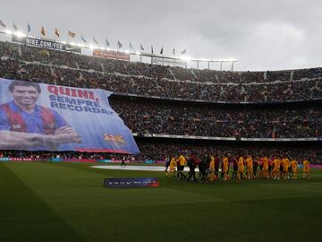 Emotivo adiós del Camp Nou a Quini. La afición del Barcelona se despidió de su exjugador, Enrique Castro 'Quini', que falleció el pasado martes a causa de un infarto.