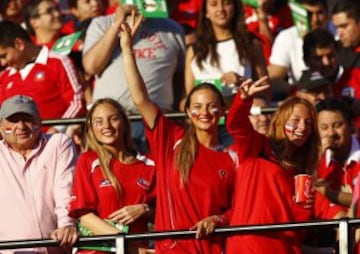 Las bellas hinchas se adueñan de las Eliminatorias