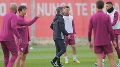 Quique, durante un entrenamiento con el Sevilla.