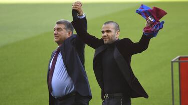 Joan Laporta Dani Alves DANIEL ALVES