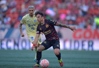 Nuevo club para Montecinos