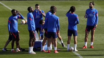 Los jugadores del Atlético en el entrenamiento.