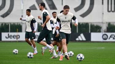 TURIN, ITALY - OCTOBER 21: Kenan Yildiz of Juventus during a training session at Juventus training center on October 21, 2025 in Turin, Italy. (Photo by Daniele Badolato - Juventus FC/Juventus FC via Getty Images)
