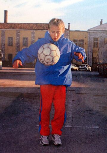 Nació en Zadar, en la antigua Yugoslavia,  ahí comenzó a maravillar con sus cualidades con el balón.