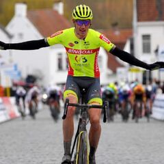 Robeet sorprende desde la fuga con Cavendish por los suelos