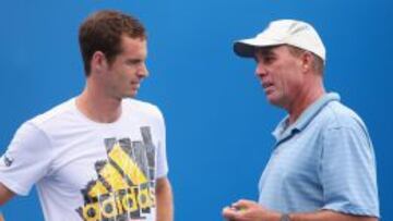 Andy Murray atiende a Ivan Lendl.