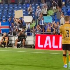 Aihen Muñoz vuelve a sonreír sobre un campo de fútbol