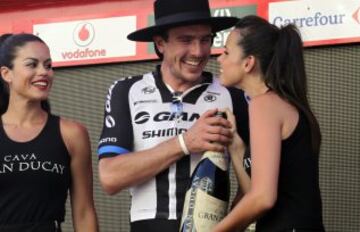 El ciclista alemán del equipo Giant, John Degenkolb, celebra su victoria en la cuarta etapa de La Vuelta Ciclista a España 2014 en su 69 edición, que ha comenzado en Mairena del Alcor (Sevilla) y terminado en Córdoba, con una distancia de 164,7 kilómetros. 