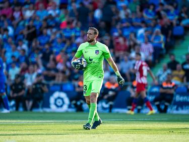Tras la victoria conseguida por 0-3 frente al Getafe, el esloveno alcanzó su victoria número 200 con el Atlético de Madrid. Para llegar a esta cifra solo ha necesitado 355 partidos. De esta forma, la leyenda del portero sigue agrandándose, tras conseguir 2 Ligas, 1 Supercopa, 1 Europa League y 1 Supercopa de Europa en las 9 temporadas que lleva como rojiblanco.