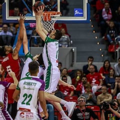 Festival de Okoye que alegra al Tecnyconta y amarga al Unicaja
