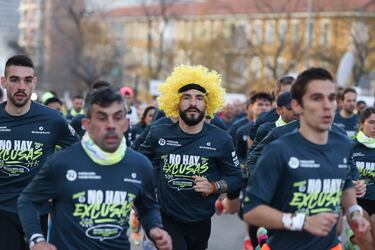 Varios corredores participan en las primeras tandas de la San Silvestre Vallecana.