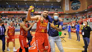 El UCAM Murcia cierra su curso con público y victoria