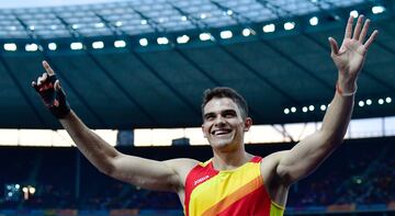 El velocista español no participará en Tokio 2020, recuperándose de muchas lesiones crónicas, destacando su tendón de Aquiles. Medalla de oro en el Campeonato de Europa 2016 en 200 metros.