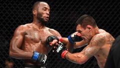 Leon Edwards golpea a Rafael Dos Anjos durante el UFC San Antonio.