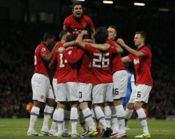Los jugadores celebran el 1-0.