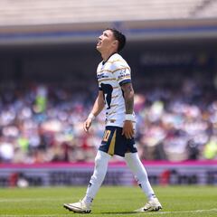 Leo Suárez sale lesionado en el Pumas vs Pachuca