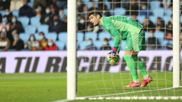 El portero argentino Mat&iacute;as Dituro, durante el partido entre el Celta y el Valencia. 