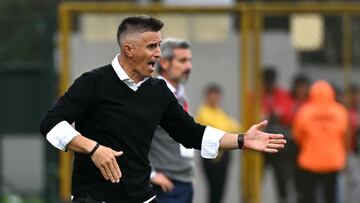 Pablo Peirano deja de ser el técnico de Santa Fe