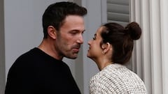 Ben Affleck y Ana de Armas se besan durante un descanso en el rodaje del &#039;Deep Water&#039; el 19 de noviembre de 2020 en Nueva Orleans, Luisiana, v&iacute;a Getty Images.