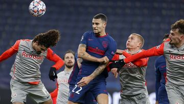 Hermoso despeja en el Salzburgo-Atlético de Madrid.
