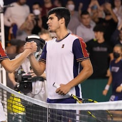 Alcaraz y Sinner se enfrentan en el duelo del futuro