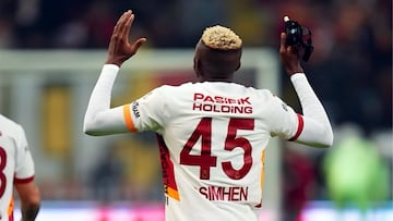 Osimhen deja a Mourinho a 8 puntos
