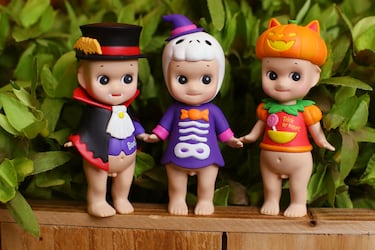Qu son los Sonny Angels, los mu?ecos desnudos con alas que llevan los famosos