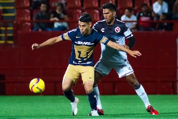 Con la salida de Nicolás Castillo, su compatriota Felipe Mora llega para llenar el vacío que dejó el ahora delantero del Benfica. 