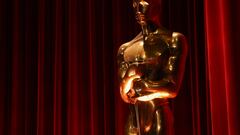 An Oscar statue is pictured ahead of the announcement of the 96th Oscars Nominations, in Beverly Hills, California, U.S., January 23, 2024. REUTERS/Mario Anzuoni