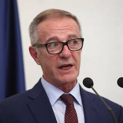 El ministro José Guirao desea suerte a la selección en Kazán