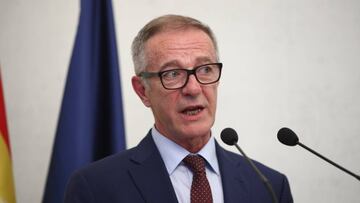 El nuevo ministro de Cultura y Deporte, José Guirao, toma posesión de su cargo.