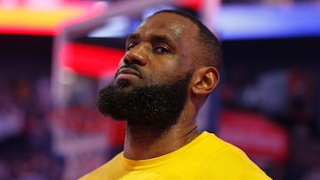 Guerra Lakers-LeBron: "No quiere irse, pero es un aviso"