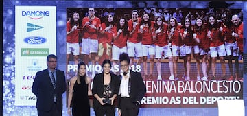 Laura Nicholls, Marta Xargay and Anna Cruz picked up the AS Sports Award given to Spain's women's basketball team, who won bronze at the 2018 World Cup in Tenerife.