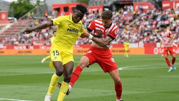 Nico Jackson durante el Villarreal Girona.