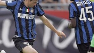 Milito, con su doblete al Milán, empieza a hacer olvidar a Ibrahimovic