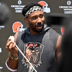 Myles Garrett quiere enviar a Aaron Rodgers al cementerio