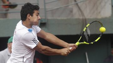 Christian Garín sufre dura caída en su estreno en Marruecos