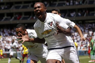 Recordado por tener un breve paso por el campeonato mexicano con Leones Negros entre 2014 y 2017. Actualmente juega para la LDU Quito, con quienes suma 34 partidos y 10 anotaciones.