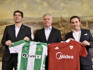 El alcalde de Sevilla, junto a Haro y Del Nido.