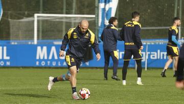 Paris Adot, antes de retirarse del entrenamiento del Deportivo.