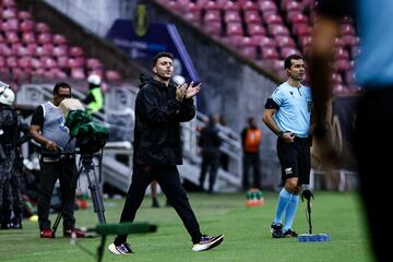 Mariano Soso es el técnico de Sport Recife y, de momento, se encuentra en zona de ascenso al Brasileirao. El entrenador argentino estuvo a Unión Temuco en 2012, donde conoció a Esteban Pavez, que se encontraba a préstamo desde Colo Colo.