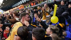 ¡La celebración más extraña del mundo!: este hincha ya es viral por su festejo