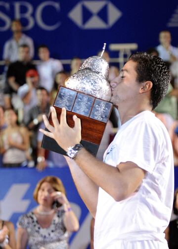 Campeón en 2008 y 2009.