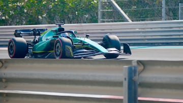 Fernando Alonso (Aston Martin AMR22), test de Abu Dhabi. F1 2022.