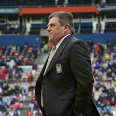 Miguel Herrera: “Siempre sufrimos los técnicos, pero nunca he visto que corran a un silbante”