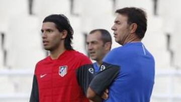 Abel junto a Agüero