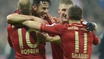 Los jugadores del Bayern celebran un gol al Hamburgo.