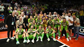 Los jugadores del Palma, tras clasificarse para la final.